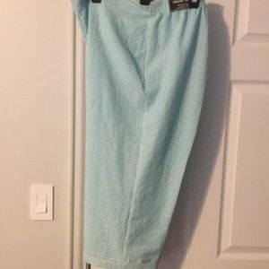 Seersucker Below the knee capris